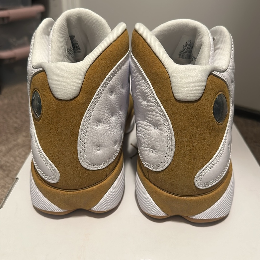 Air Jordan 13 retro size 11 1/2 white/wheat - Picture 6 of 13